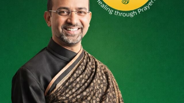 Hafiz-Ji-in-traditional-attire